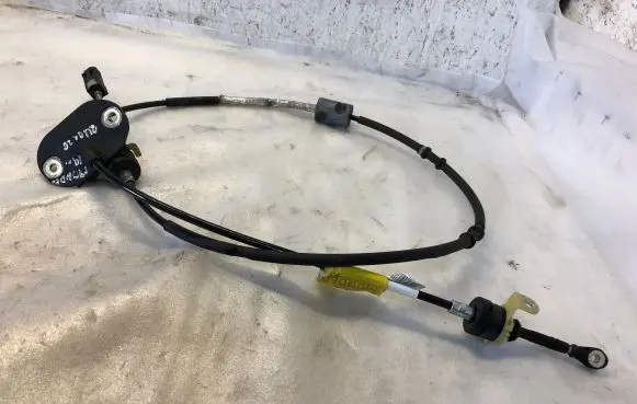 Ford Mondeo MK V Gear shift cable linkage Fg987e395aa