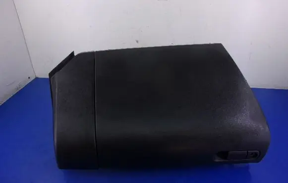 Mazda 3 I Glove box
