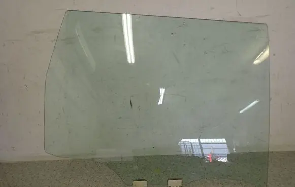 Nissan X-Trail T30 Sliding door window/glass