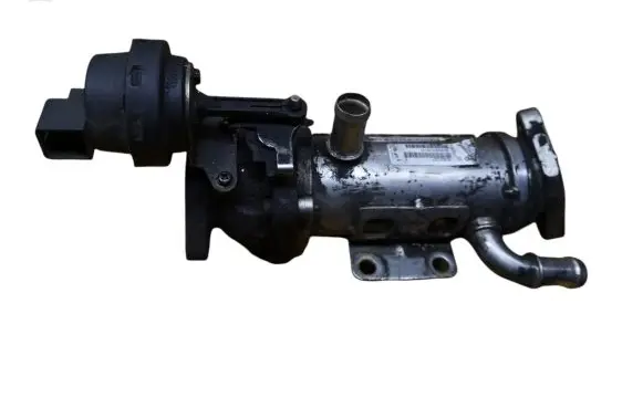Renault Trafic II (X83) EGR valve cooler 8200873678 H8200340616