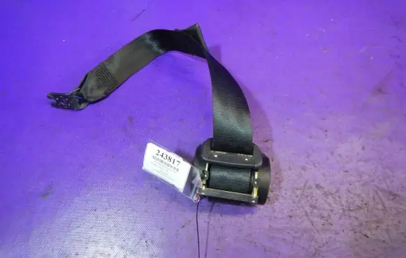 Skoda Octavia Mk3 (5E) Front seatbelt 620192400