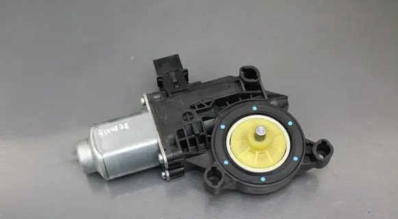 Volkswagen Jetta VI Rear door window regulator motor 6R0959812M