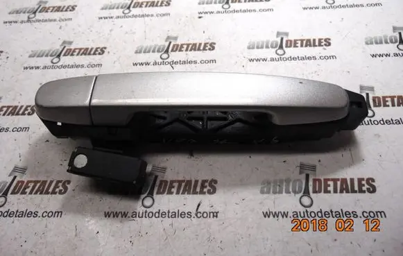 Toyota Corolla Verso AR10 Rear door exterior handle 