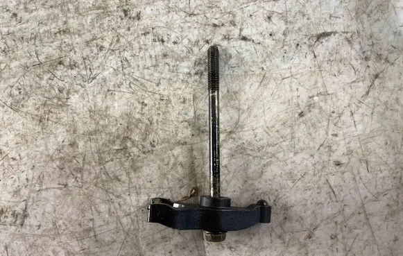 Toyota Land Cruiser (HDJ90) Fuel Injector clamp holder