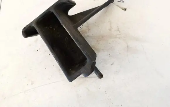Volvo S80 Engine mounting bracket 074115369