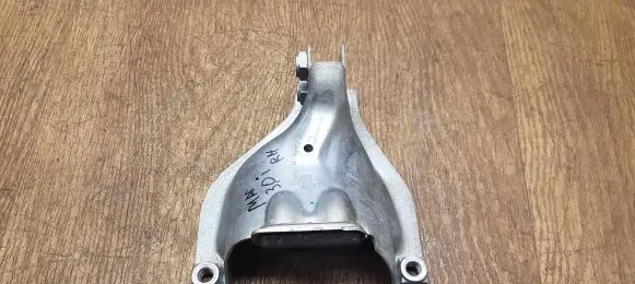 Porsche Macan (95B) Engine mounting bracket 8K0399060L