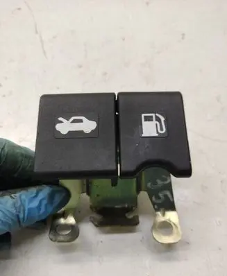 Nissan Qashqai Engine bonnet (hood) release handle