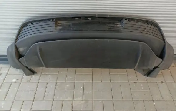 Front bumper lip