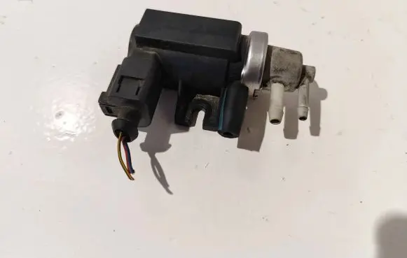 Audi A4 S4 B7 8E 8H Turbo solenoid valve 1J0906627B 04T330 72290345