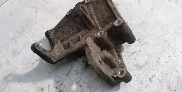 KIA Sorento A/C compressor mount bracket 