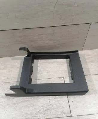 Volvo XC40 Rear seat armrest 3373275