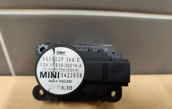 Mini One - Cooper Coupe R56 Air flap motor/actuator 3422658 990432F B3030018A