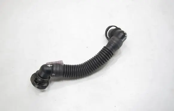 Volkswagen Caddy Breather hose/pipe 05L103493A