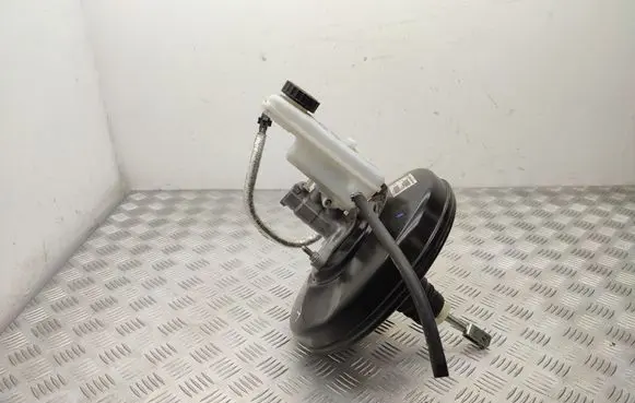 Renault Kangoo II Brake booster 472100123R 0204810827