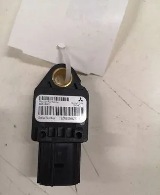 Peugeot 4007 Airbag deployment crash/impact sensor 8651A001