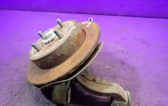 Rear wheel hub spindle/knuckle