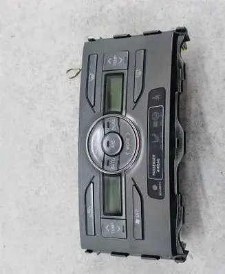 Toyota Auris 150 Climate control/heater control trim 5590002220B