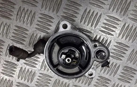 Toyota Yaris Vacuum pump