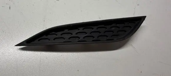Hyundai i20 (GB IB) Front bumper upper radiator grill 86564C8300