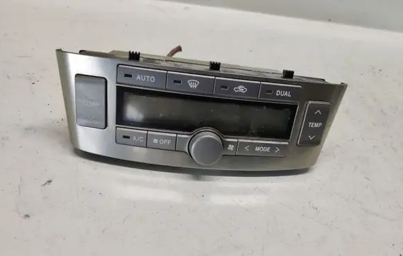 Toyota Avensis T250 Climate control unit 5590205050