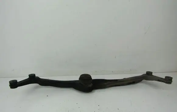 Volkswagen Golf III Engine mount bracket 