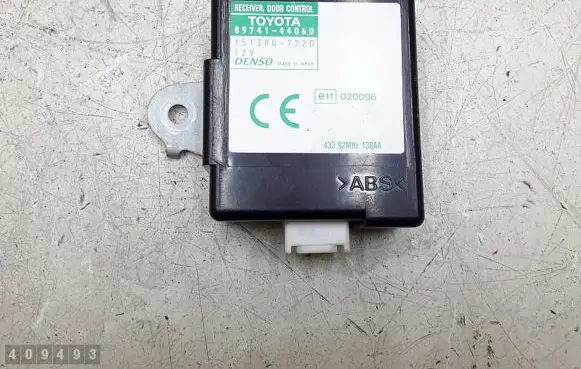 Toyota Avensis Verso Door control unit/module
