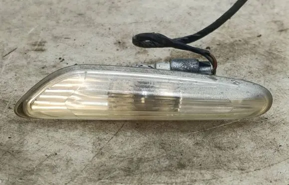 BMW 3 E90 E91 Front fender indicator light 6932997