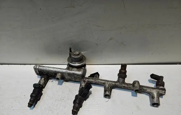 Ford Sierra Fuel main line pipe D47BA 88WF9D280AB