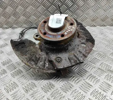 Mercedes-Benz Vito Viano W639 Front wheel hub A6393301332
