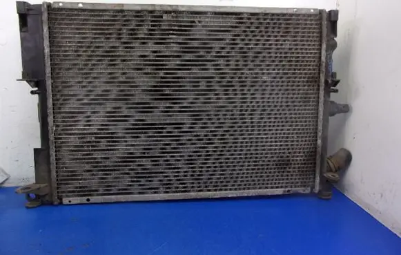 Renault Laguna I Coolant radiator
