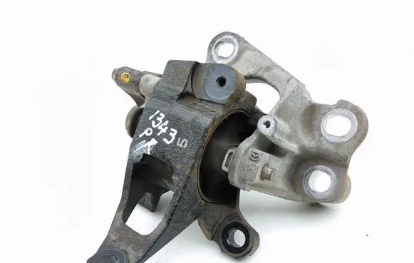 Mazda CX-5 II Engine mount bracket 7L01D