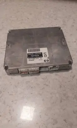Toyota Avensis T220 Engine control unit/module 1758006323 8966105690 MB1758006323