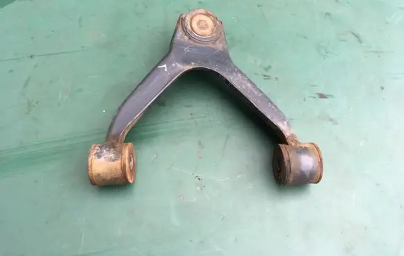 Iveco Daily 5th gen Front lower control arm/wishbone 5801564290