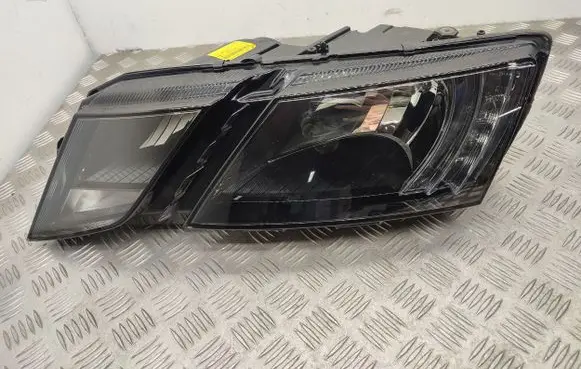 Skoda Octavia Mk3 (5E) Headlight/headlamp 5E1941015C