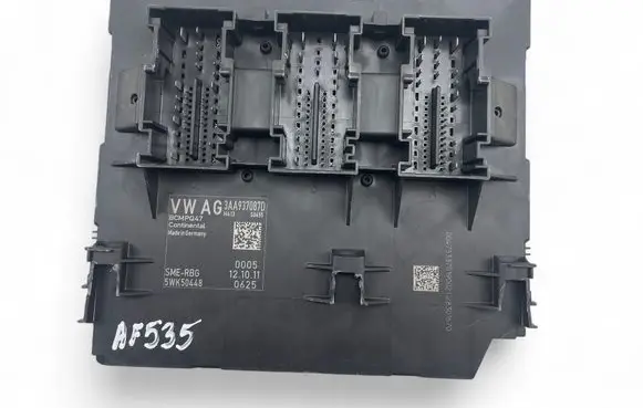 Volkswagen PASSAT B7 Central body control module 3AA937087D
