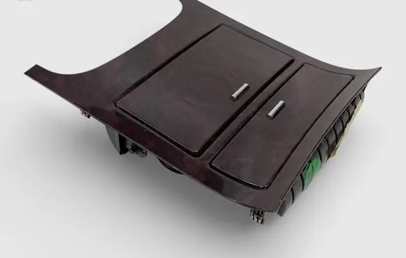 Cadillac Escalade Cup holder front 