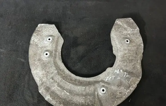 BMW 5 GT F07 Front brake disc dust cover plate 