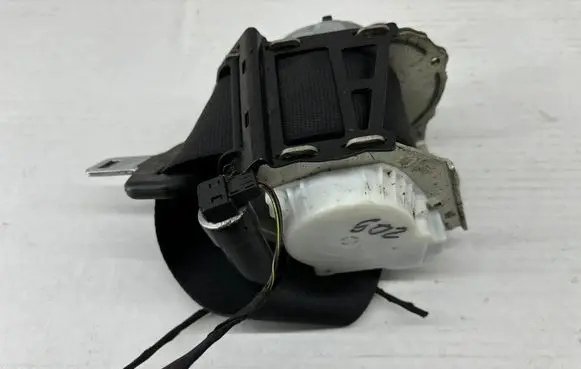 BMW X4 G02 Rear seatbelt 7497784