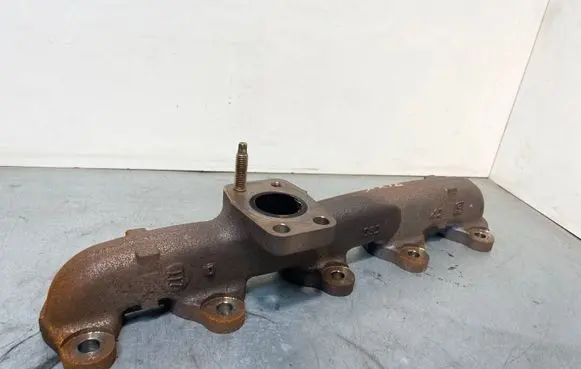 Peugeot 5008 Exhaust manifold C7C60