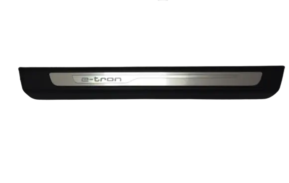 Audi Q7 4M Front sill trim cover 4M0947406A