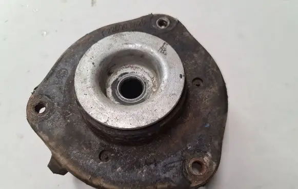 Volkswagen PASSAT B6 Front upper strut mount 225008629