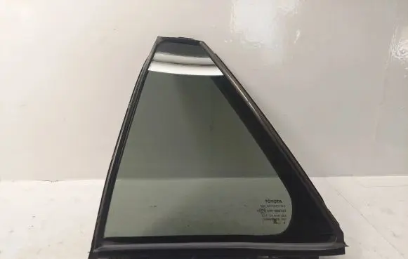 Rear vent window glass