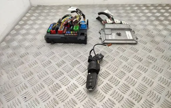 Peugeot 208 I Engine ECU kit and lock set 9807532080 9811545080 9674001080