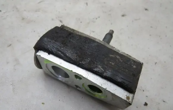 Ford Mondeo MK V Air conditioning (A/C) expansion valve GMAUTO4574097