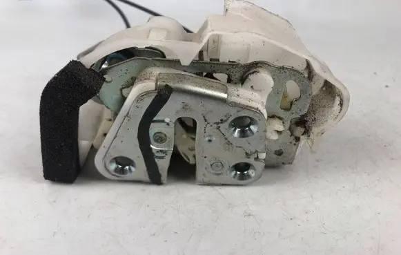 Subaru Outback Front door lock