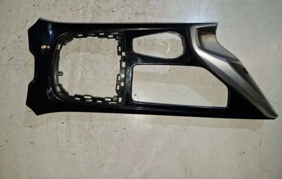 Hyundai i40 Gear shifter surround trim plastic 846513Z000