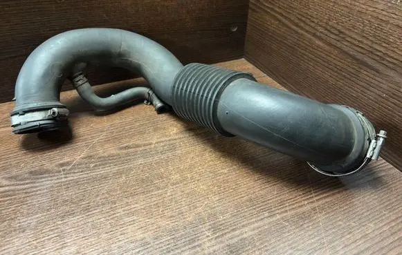 Intake resonator