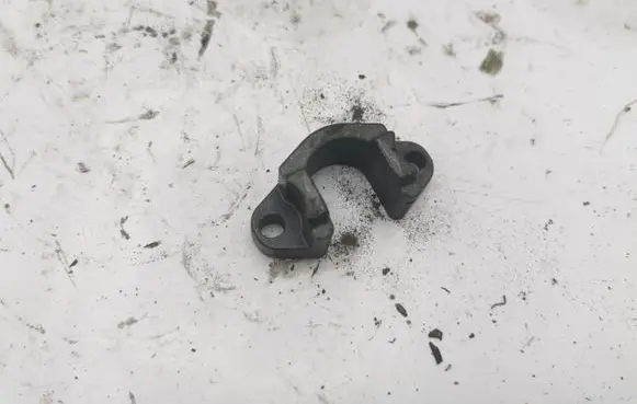 BMW 5 E60 E61 Fuel Injector clamp holder NOCODE