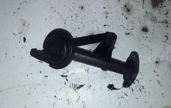 Ford Focus Oil sump strainer pipe 9643755580