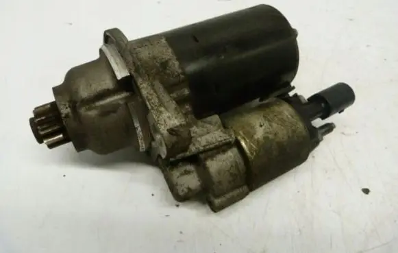 Volkswagen Golf VI Starter motor 0001120410